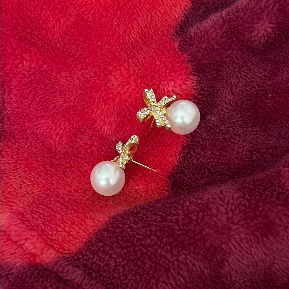 SHEIN Gold Bow Pearl Drop Earrings with Crystal Accents